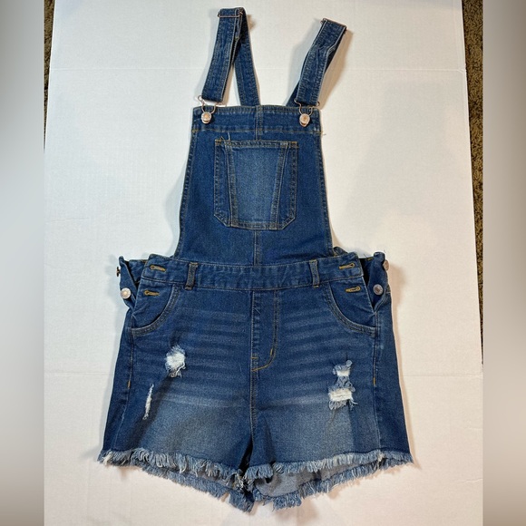 Love Tree Denim Overall Shorts. Great Condition! - Picture 1 of 4